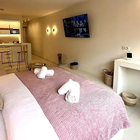 Central Luxurious Athens Suites- Walk To Acropolis - By Good Life Suites-2